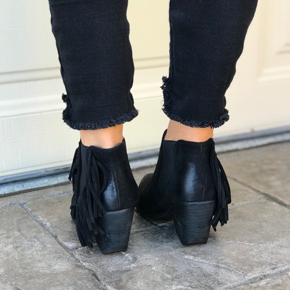 NIB Black Rad Boho Chic Fringe Bohemian Ankle Boot - Picture 2 of 5